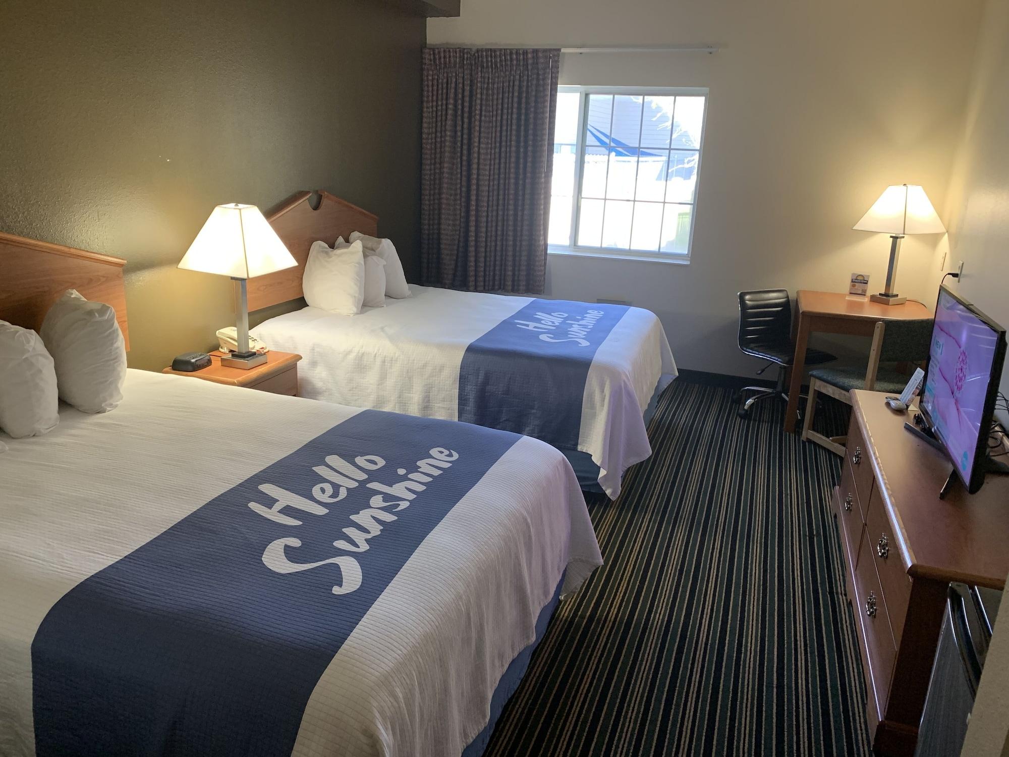 Days Inn By Wyndham Ottumwa Екстериор снимка